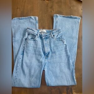 Abercrombie and Fitch The 70s Vintage Flare Ultra High-Rise Size 26/2R CurveLove